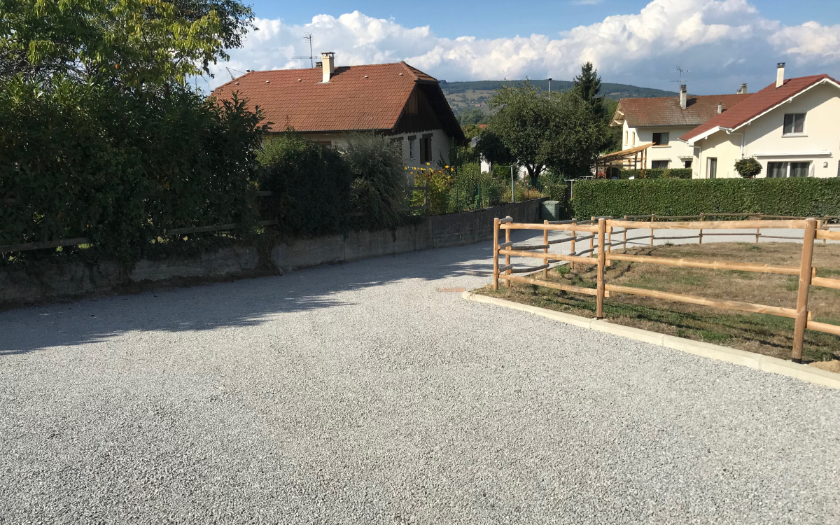 Ralisation Cour en Gravistar - Entreprise Tardy-Thivent  Bons-en-Chablais cre le 21/09/2018