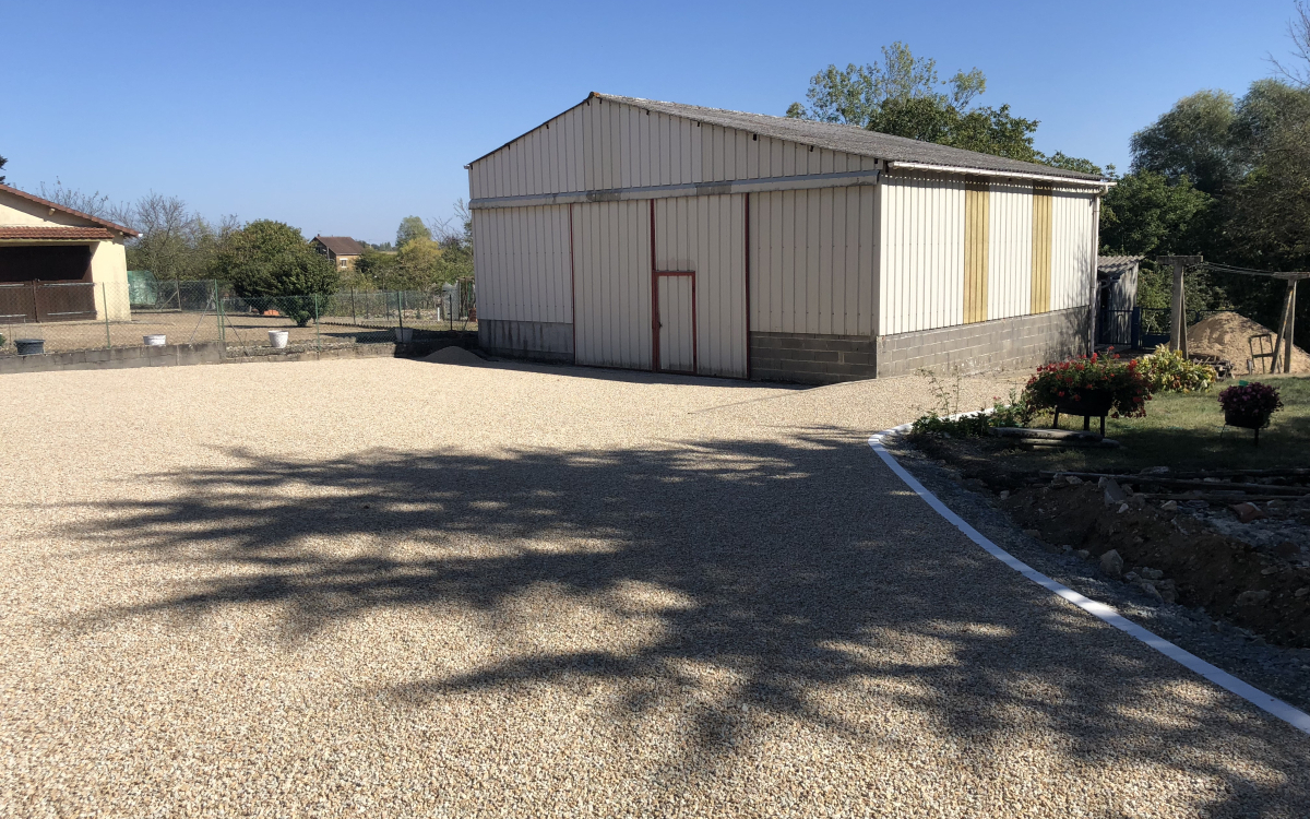 Conception Cour en Alvostar - Entreprise Neau  Leign-les-Bois ralise le 02/10/2018
