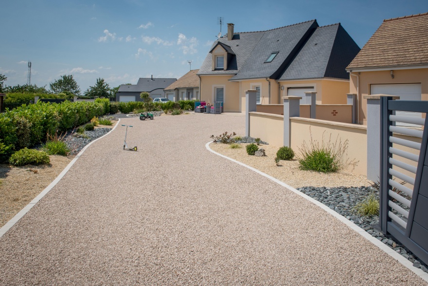 Cration Cour en Gravistar et Pav la Couture  Vion conue le 31/08/2020