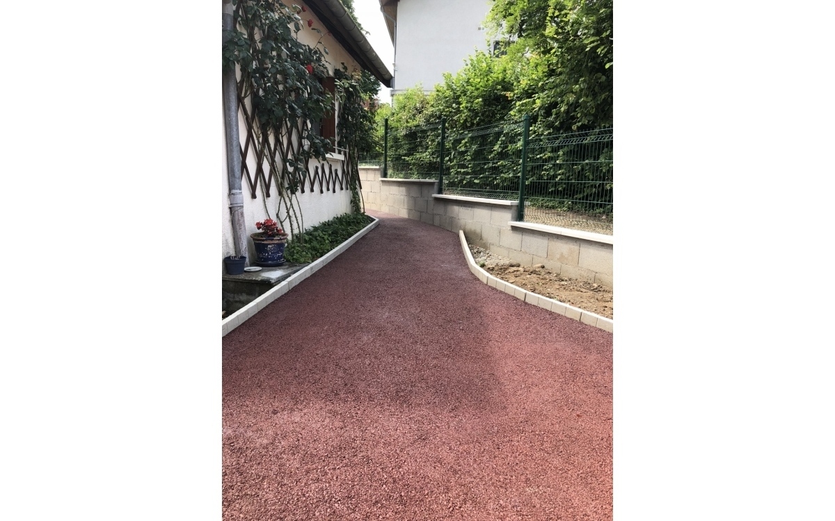 Conception Cour en enrob  chaud et Pav la couture  CESSIEU ralise le 05/01/2021