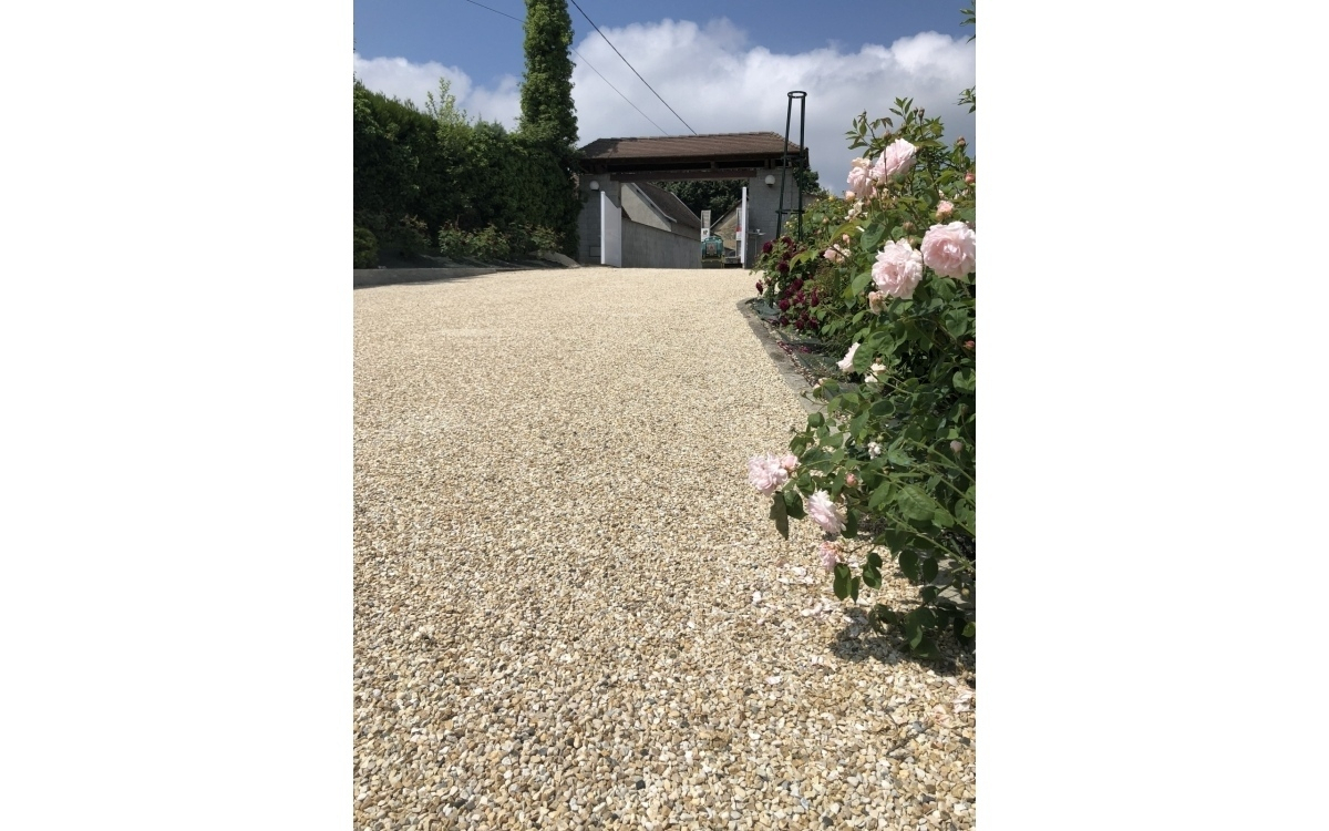 Ralisation Cour en Alvostar  Cessieu conue le 01/05/2025