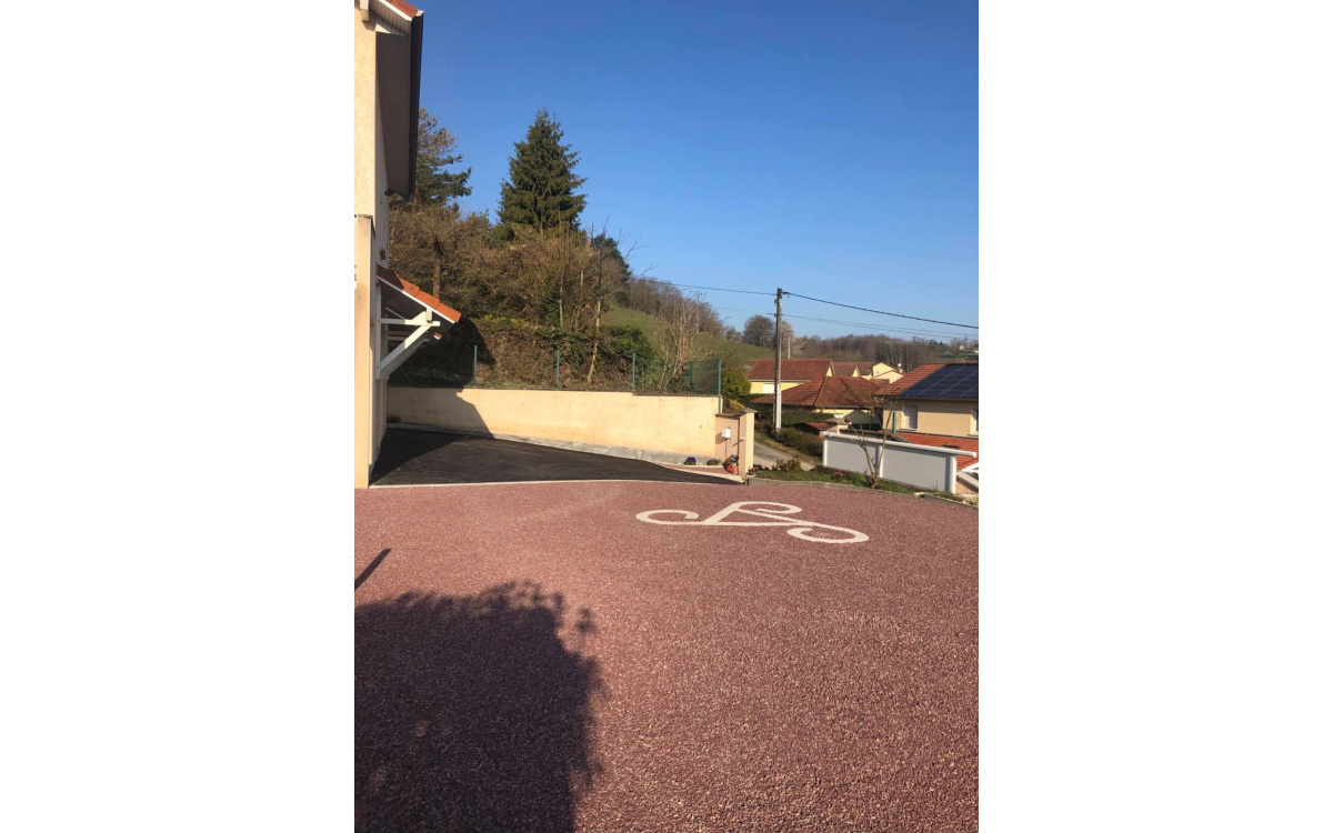 Conception Cour en Alvostar et enrob  chaud  Cessieu cre le 06/11/2020