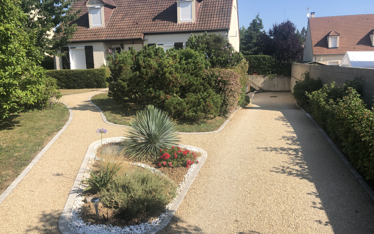 Ralisation Cour en Alvostar  Morigny-Champigny conue le 30/04/2025