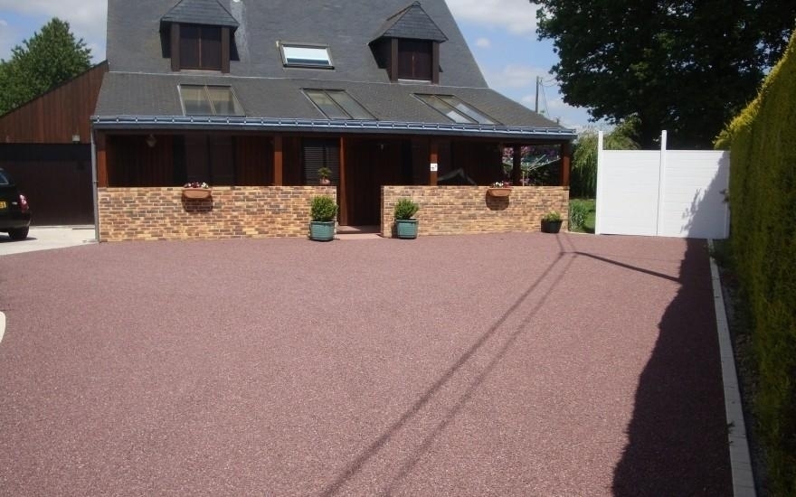 Cration Cour en Gravistar rouge  Pontivy conue le 30/04/2025