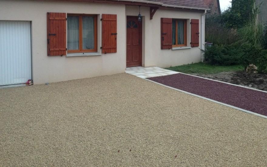 Cration Cour en Alvostar beige et alle en Alvostar rouge  Les Granges Le Roi