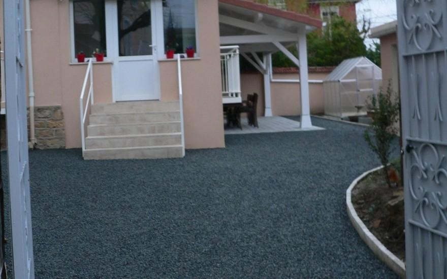 Conception Cour en Alvostar  Villefranche sur Sane ralise le 01/05/2025