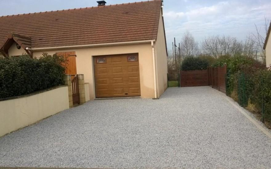 Ralisation Cour en Alvostar gris  La Chausse Saint Victor cre le 01/05/2025