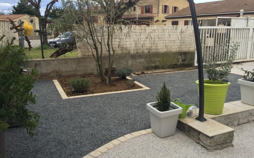 Ralisation Cour en Alvostar  Bourg Les Valence cre le 30/04/2025
