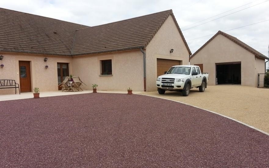 Conception Cour en Gravistar rouge  Sennecey Le Grand cre le 30/04/2025