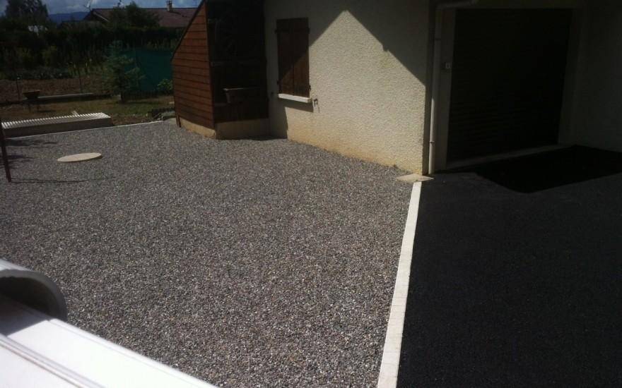 Ralisation Cour en Alvostar et enrob noir  chaud  Bonneville cre le 30/04/2025