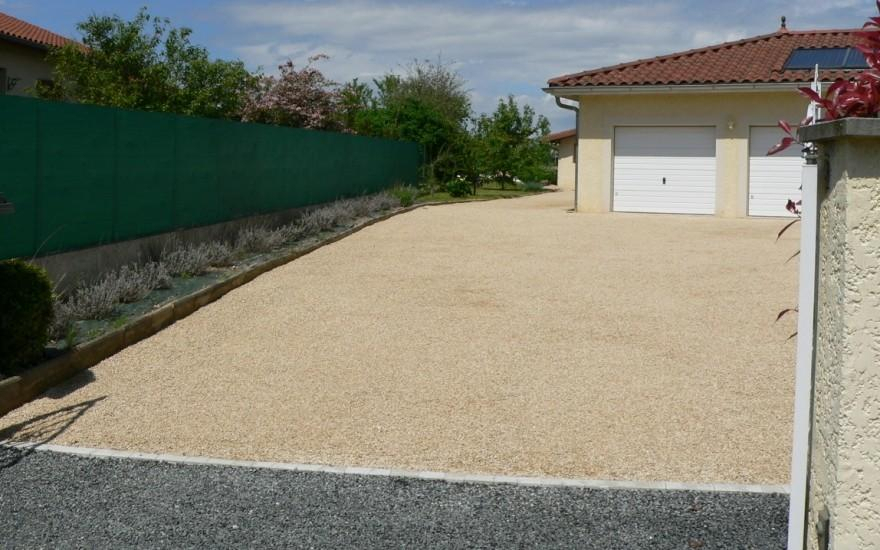 Ralisation Cour en Gravistar et Alvostar  Saint Didier sur Chalaronne conue le 01/05/2025