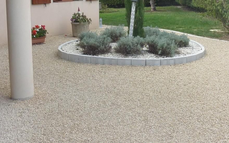 Cration Cour en Alvostar  Saint-Genis-Pouilly conue le 01/05/2025