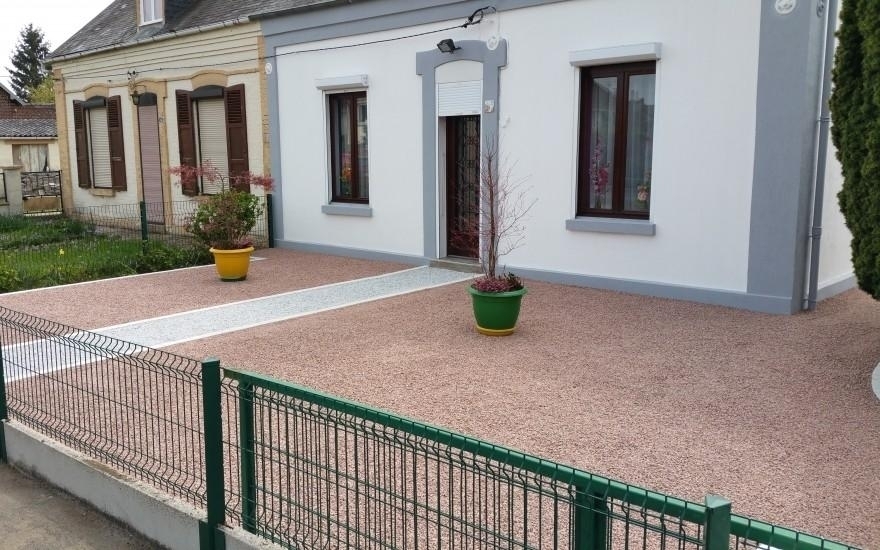 Ralisation Cour en Alvostar  Viry-Noureuil cre le 30/04/2025