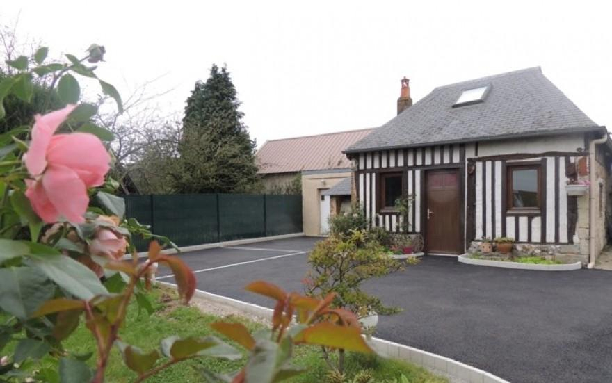 Ralisation Cour en enrob noir  chaud  Goderville conue le 30/04/2025
