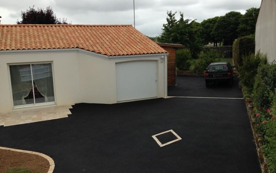 Cration Cour en enrob noir  chaud  Niort conue le 01/05/2025