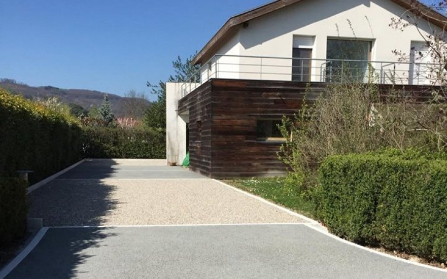 Ralisation Cour en Alvostar et bton poreux  Le Grand-Lemps conue le 01/05/2025