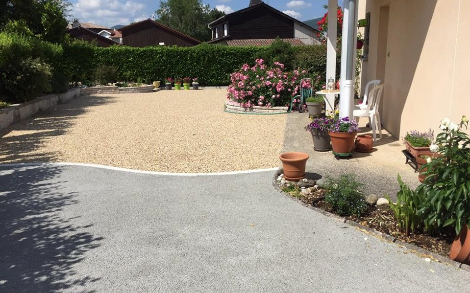 Cration Cour en Alvostar et bton poreux  Voiron conue le 01/05/2025