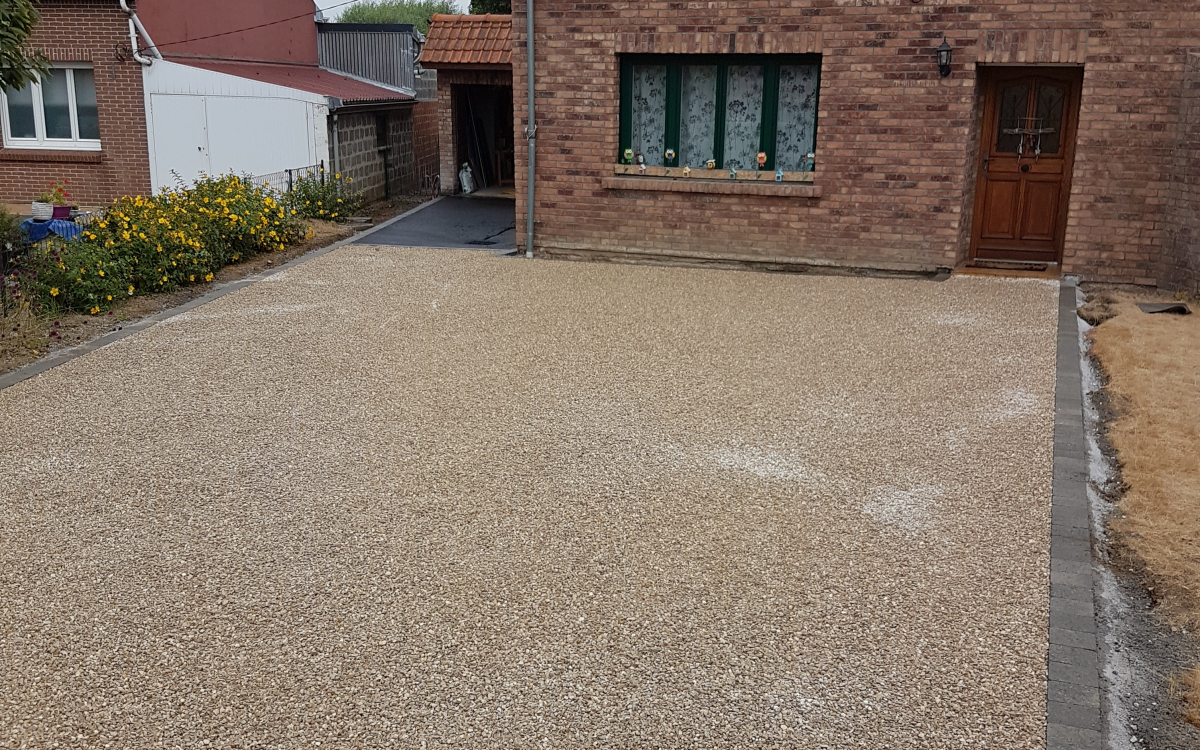 Conception Cour en Alvostar  Bailleul cre le 01/05/2025