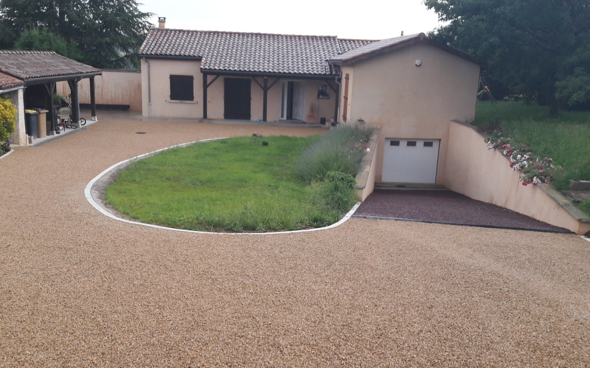 Cration Cour en Gravistar  Lissieu ralise le 01/05/2025