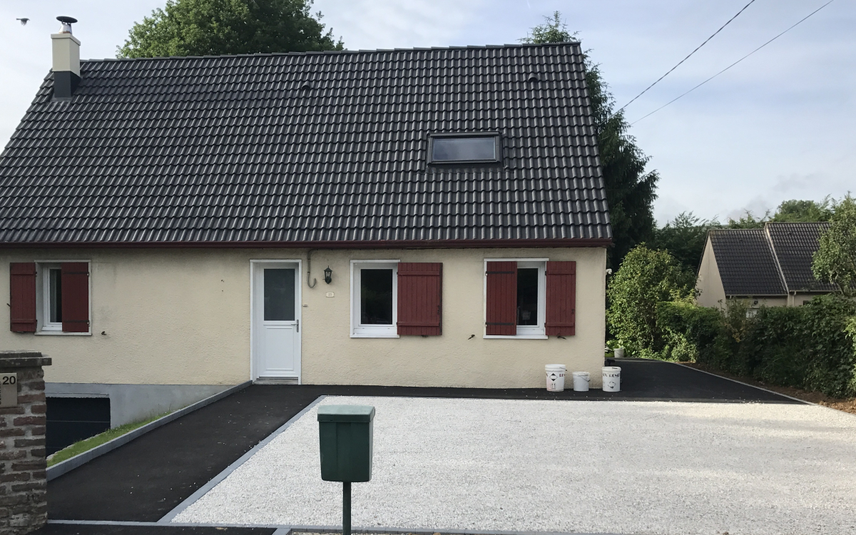 Ralisation Cour en Alvostar et enrob noir  chaud  Le Havre cre le 30/04/2025