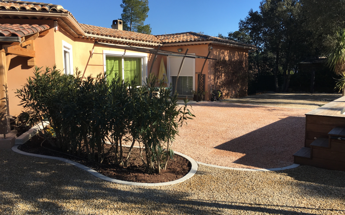 Ralisation Cour en Gravistar  Lorgues cre le 01/05/2025