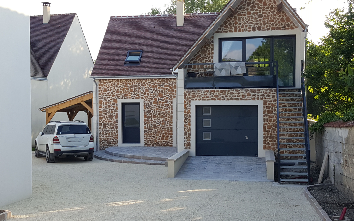 Cration Cour en Gravistar  Bourdonn conue le 30/04/2025