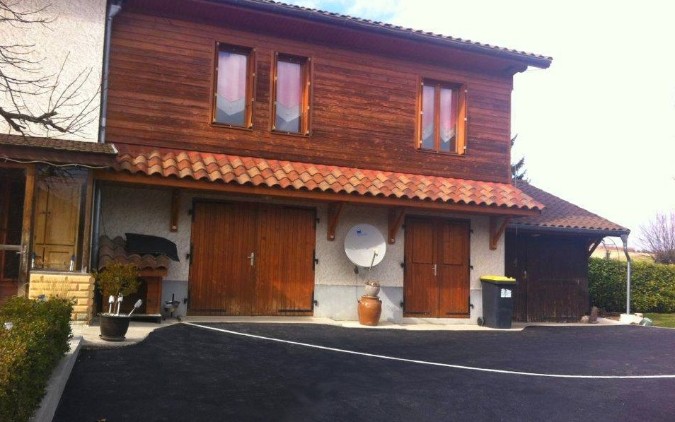 Cration Cour en enrob noir  chaud  Le pin ralise le 01/05/2025