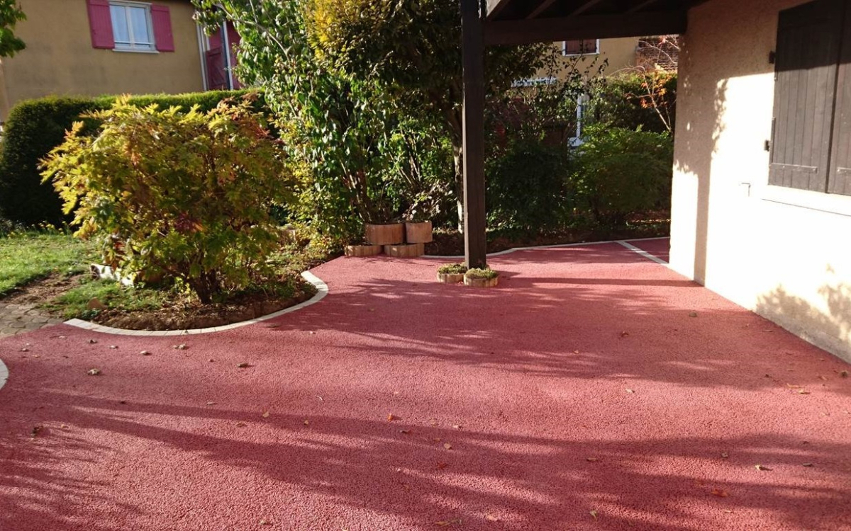 Ralisation Cour en bton drainant  Crolles conue le 01/05/2025