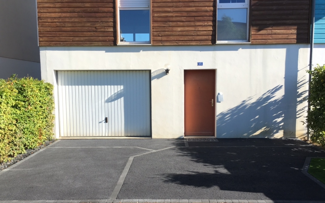 Conception Cour en bton poreux  Tours ralise le 27/02/2018