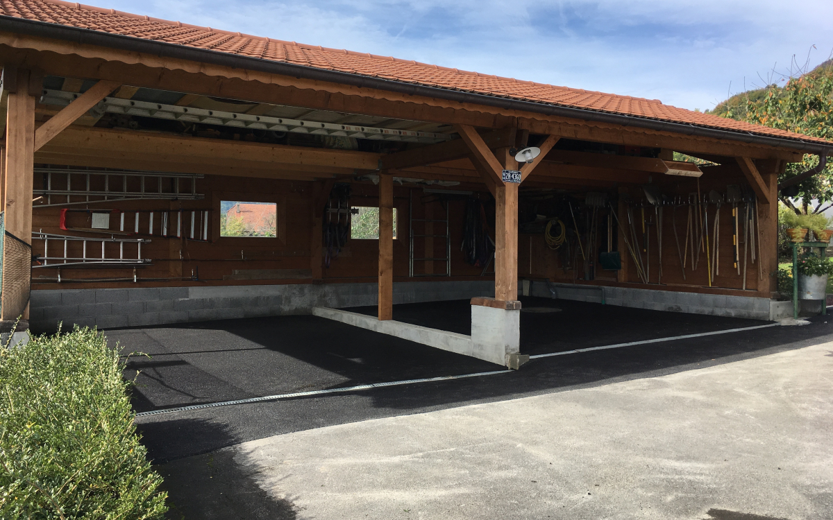 Ralisation Cour en enrob noir  chaud  Thonon-les-Bains cre le 30/04/2025