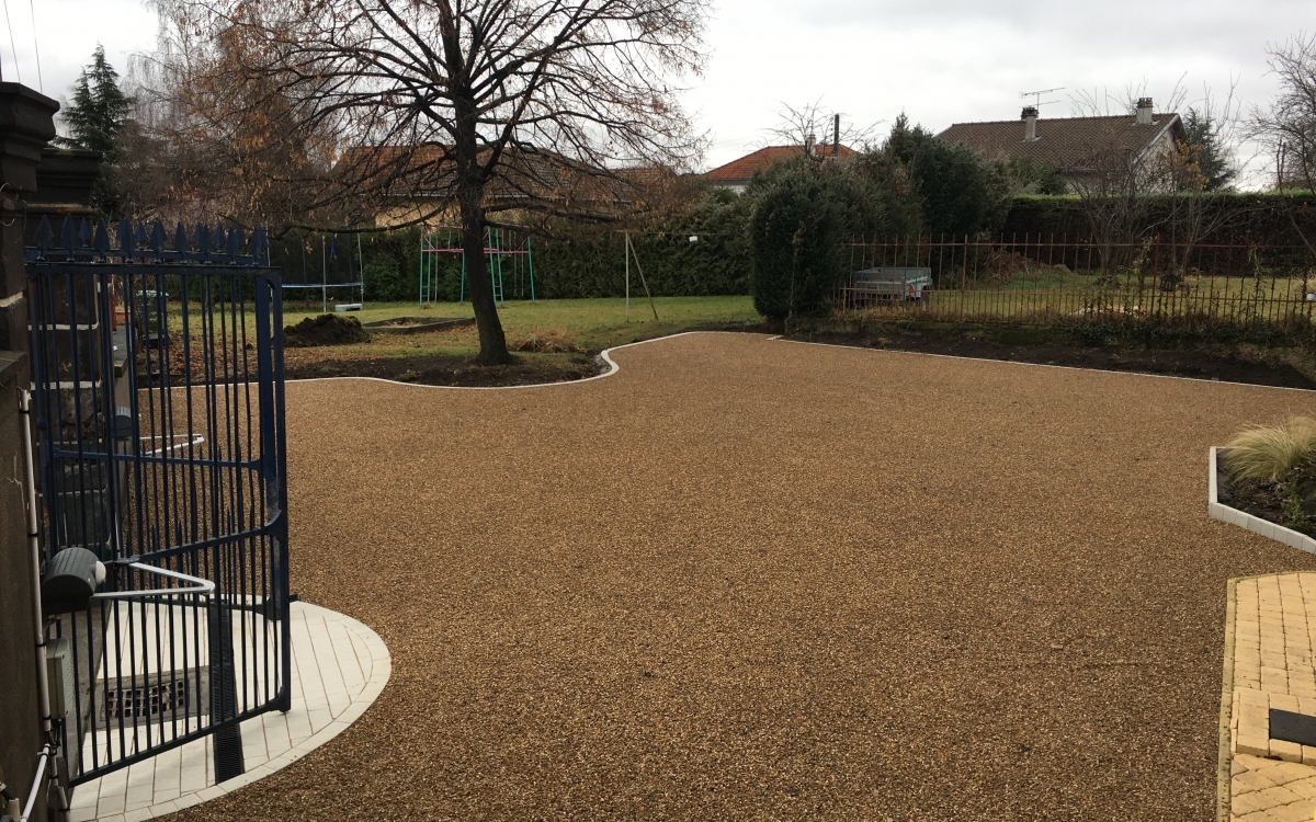 Cration Cour en Gravistar  Cournon-d'Auvergne ralise le 28/12/2017