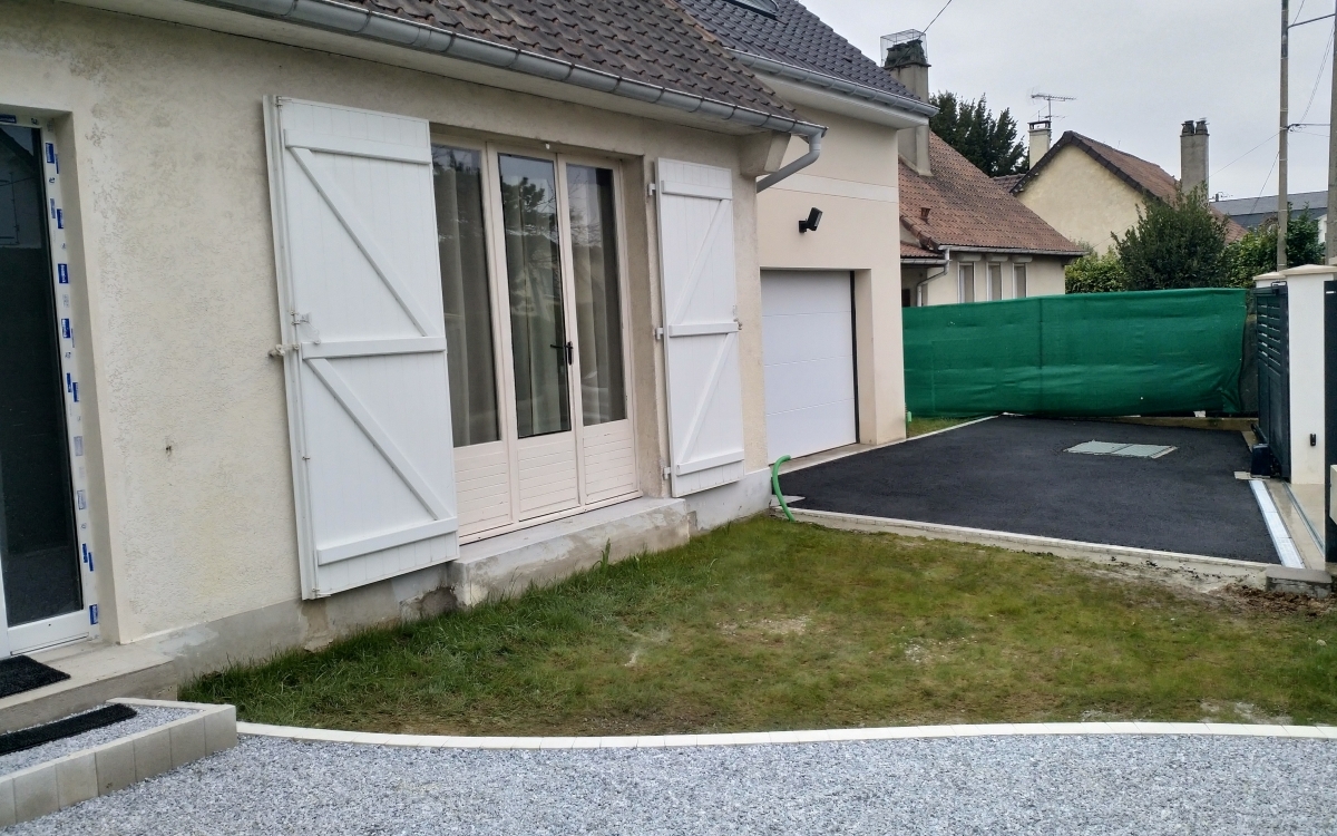 Conception Cour en Alvostar et enrob  chaud  Ormesson sur Marne ralise le 02/05/2018