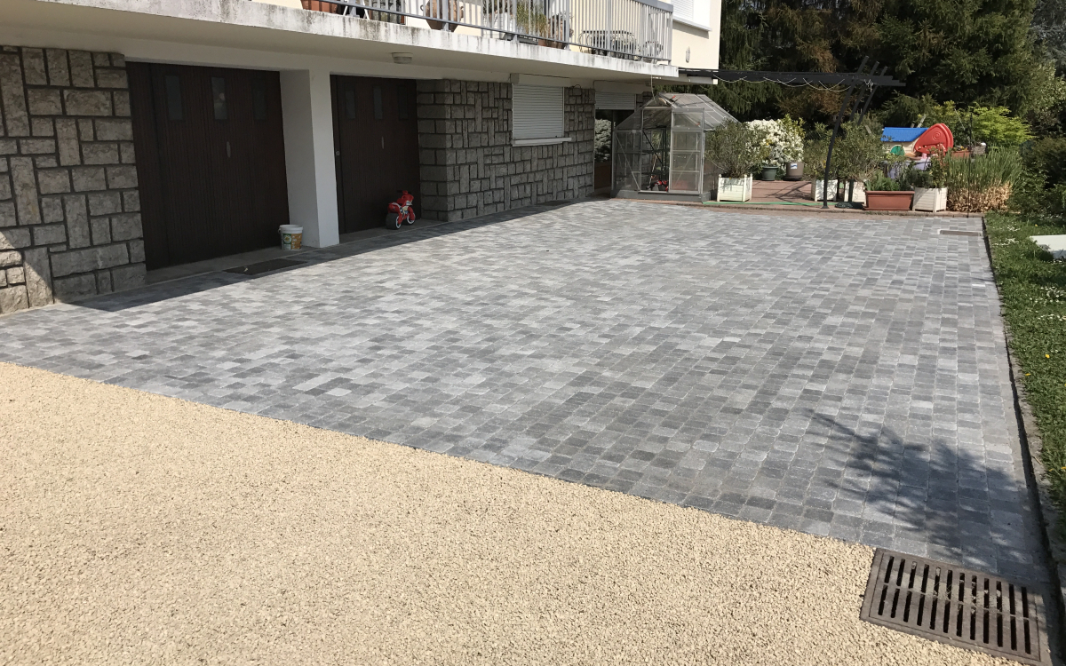 Cration Cour en Gravistar et pavage  La Motte Servolex ralise le 02/05/2018