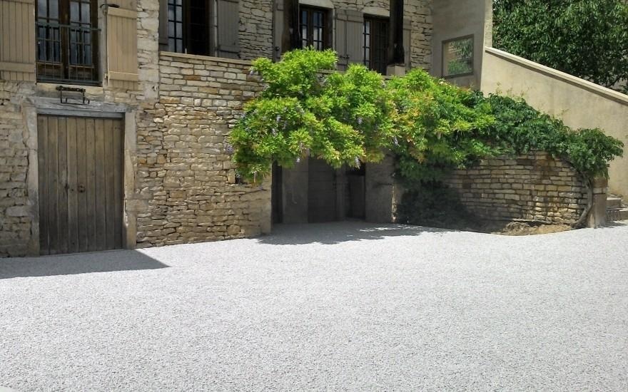 Ralisation Cour en Alvostar  Lugny conue le 30/04/2025