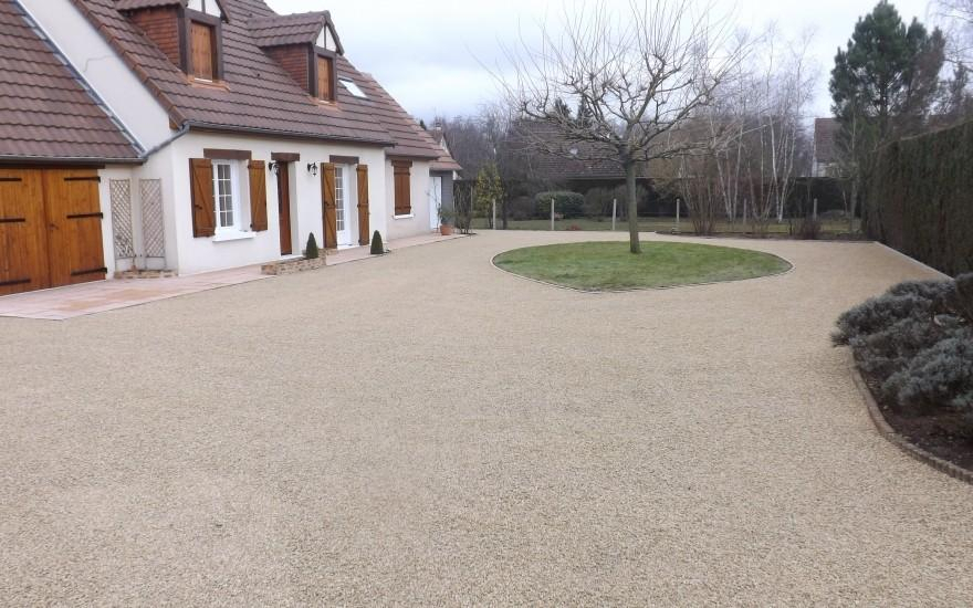 Ralisation Grande cour en Gravistar  Saint Claude de Diray conue le 01/05/2025
