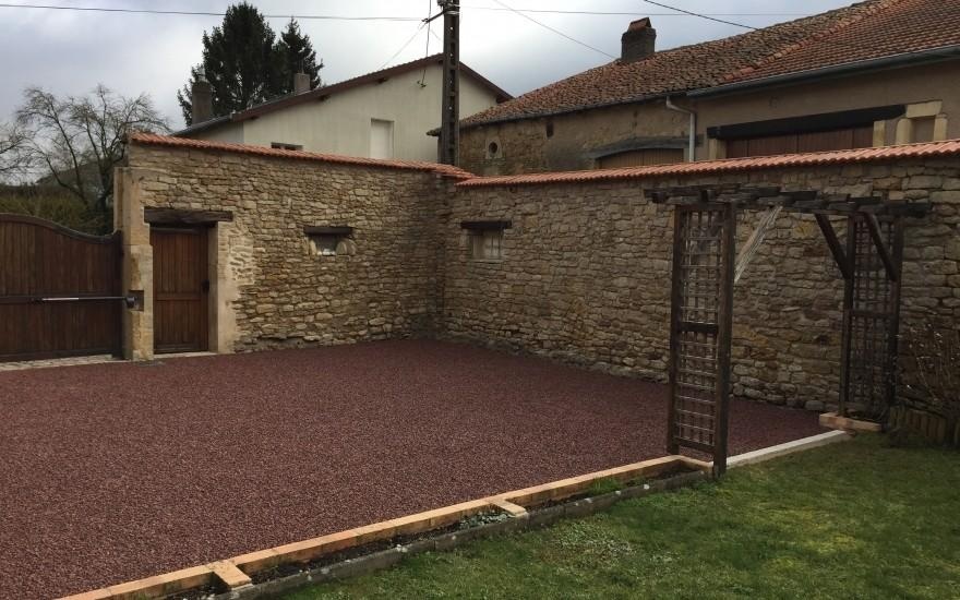 Ralisation Cour en Alvostar  Anoux cre le 30/04/2025