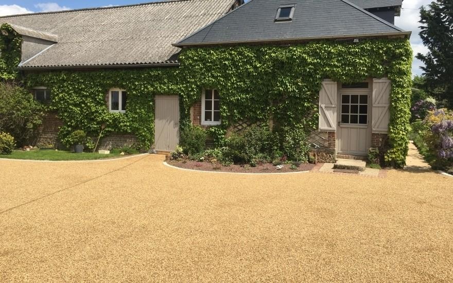 Cration Cour en Gravistar  Glos la Ferrire conue le 01/05/2025