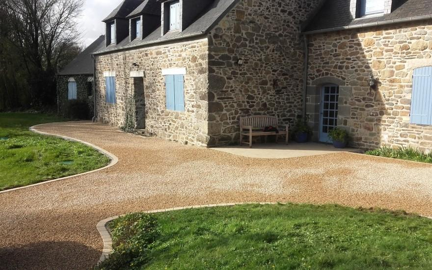 Cration Cour en Alvostar  Hanvec ralise le 01/05/2025