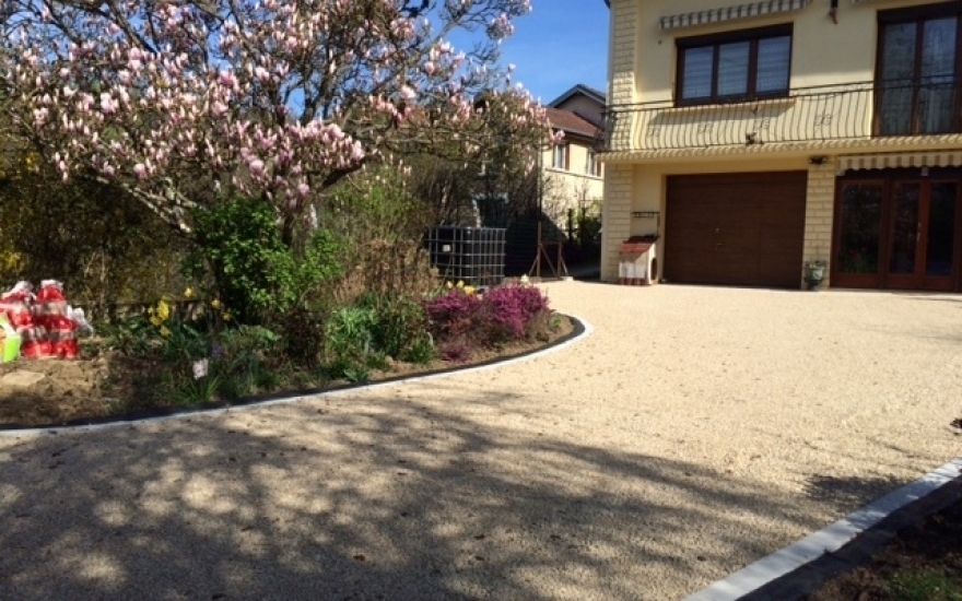 Conception Cour en Alvostar  Lay-Saint-Christophe ralise le 30/04/2025