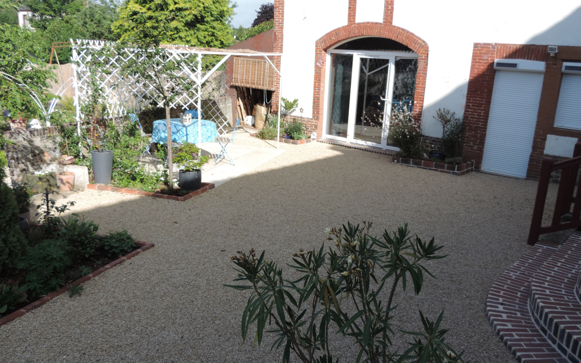 Cration Cour en Alvostar  Bourth conue le 30/04/2025