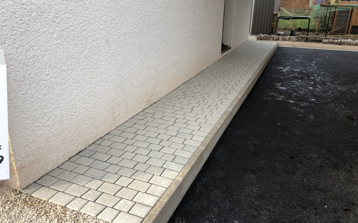 Cration Entre de maison en Pav la couture  BONS-EN-CHABLAIS ralise le 20/01/2021