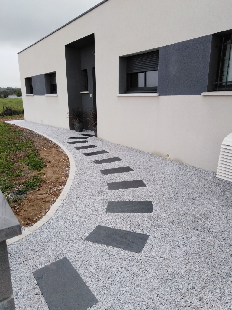 Ralisation Entre de maison en Alvostar et Pav la couture  SAINT JUERY conue le 30/09/2021