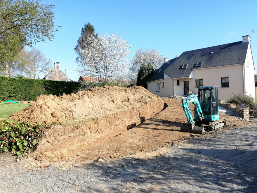 Conception Entre de maison en Alvostar avec un soutnement en ardoise  Saint-Hilaire-du-Harcout ralise le 03/05/2023