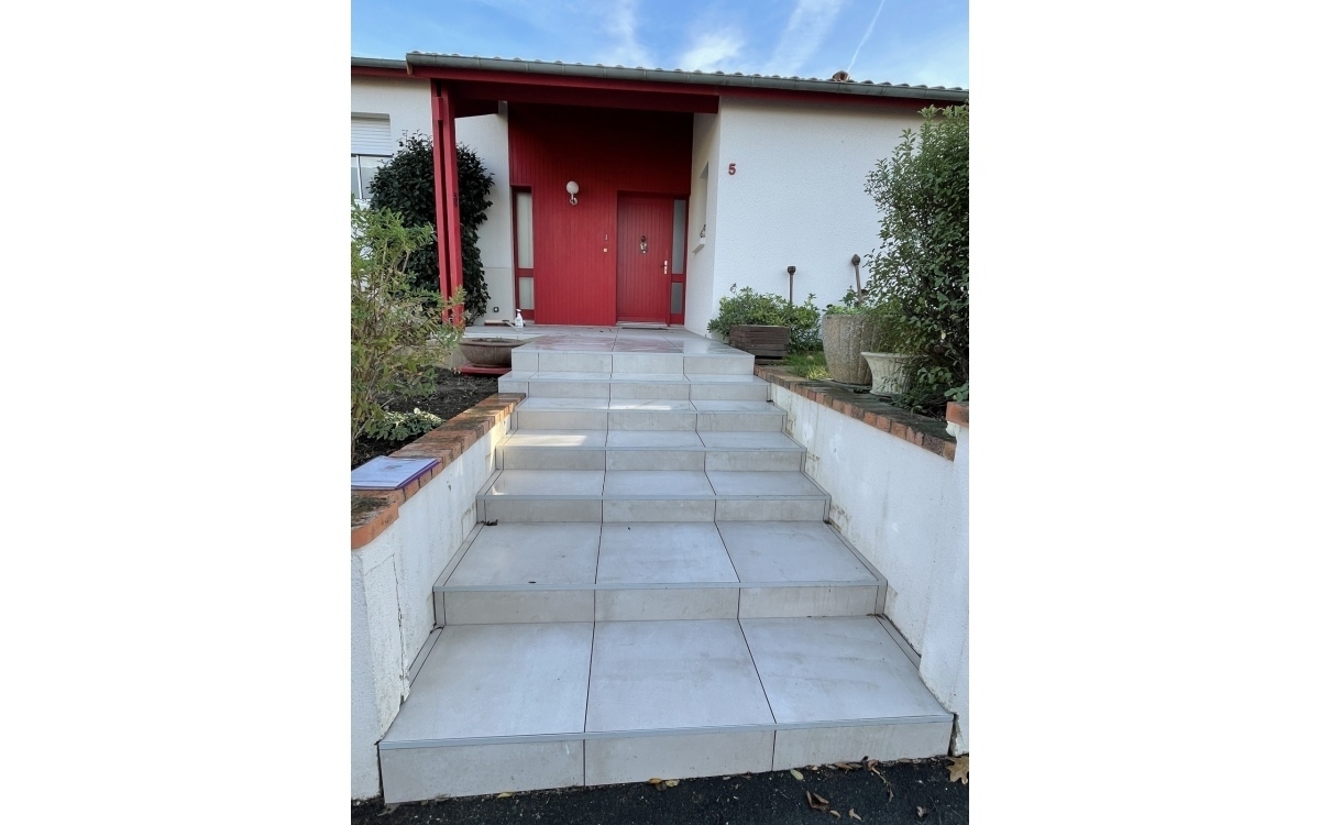 Conception Entre de maison en bton decoratif et grs crame  CHOLET cre le 17/11/2023