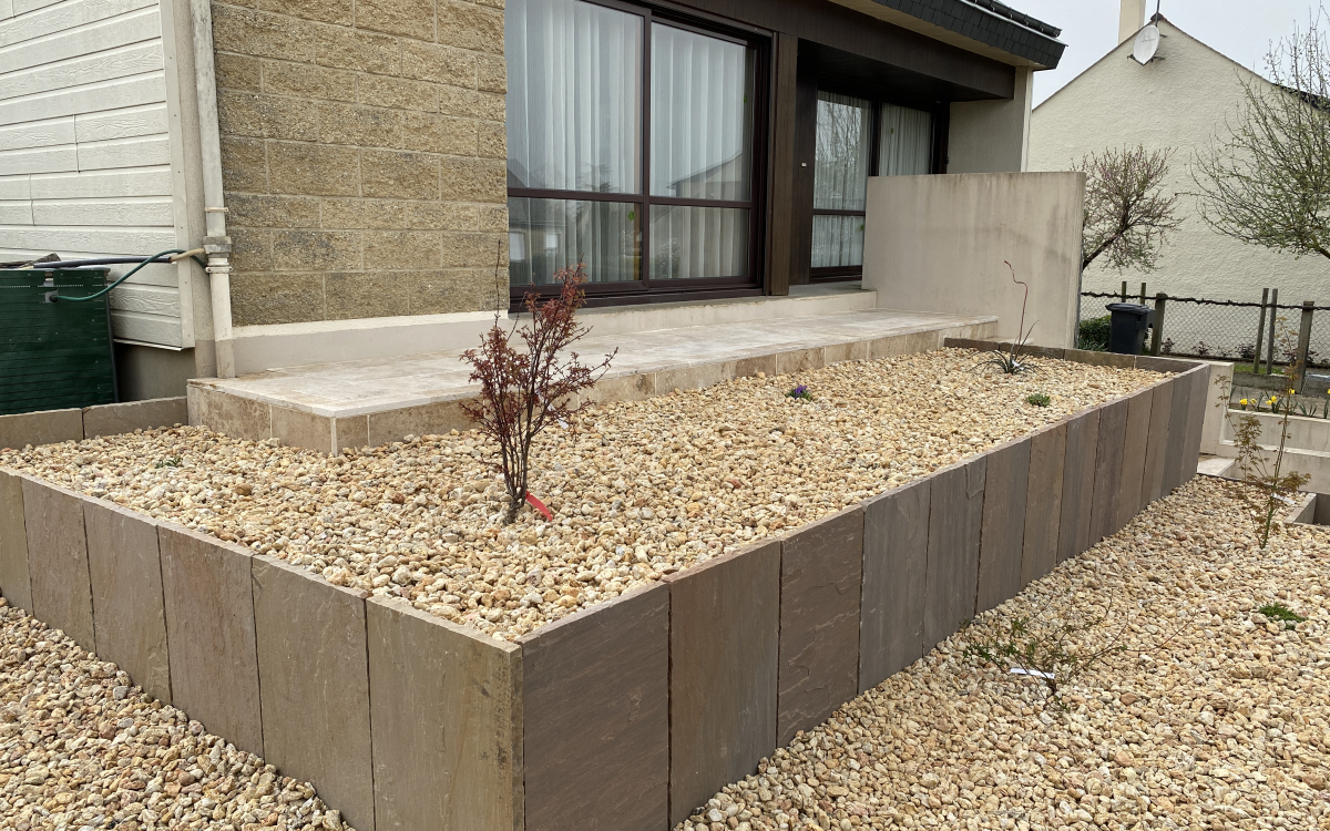 Ralisation Entre de maison en pavage dallage  Chemill conue le 31/03/2021