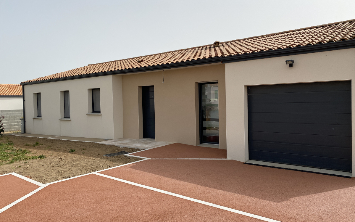 Cration Entre de maison en bton decoratif, pavage dallage et Pav la couture  Toutlemonde conue le 31/03/2021