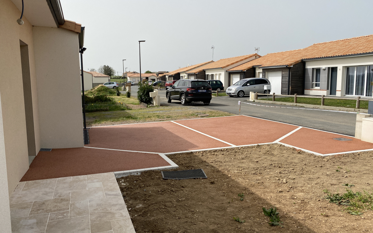 Cration Entre de maison en bton decoratif, pavage dallage et Pav la couture  Toutlemonde conue le 31/03/2021