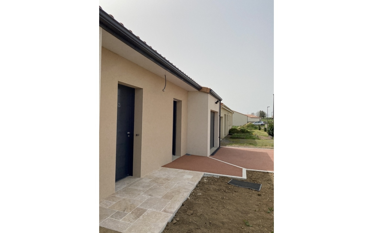 Cration Entre de maison en bton decoratif, pavage dallage et Pav la couture  Toutlemonde conue le 31/03/2021