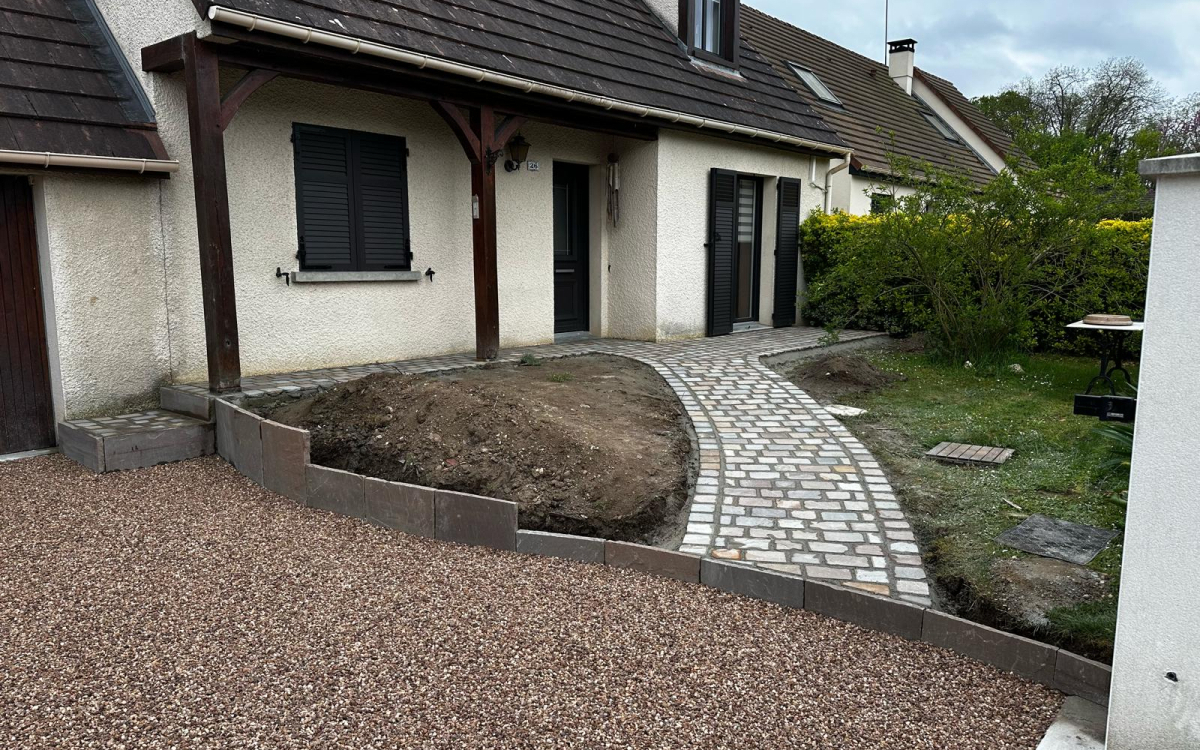 Conception Entre de maison en Alvostar et pavage dallage ralise le 29/04/2024