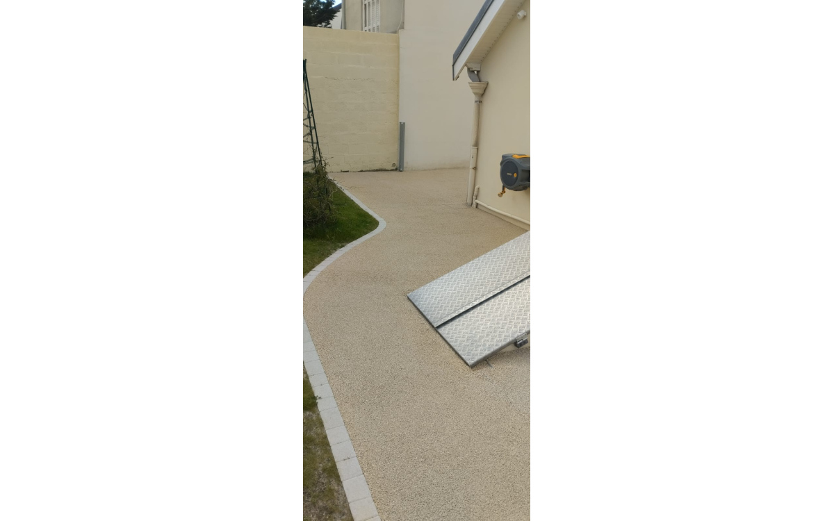 Cration Entre de maison en bordures haute couture et Minralstar   QUEND PLAGE LES PINS conue le 15/04/2024